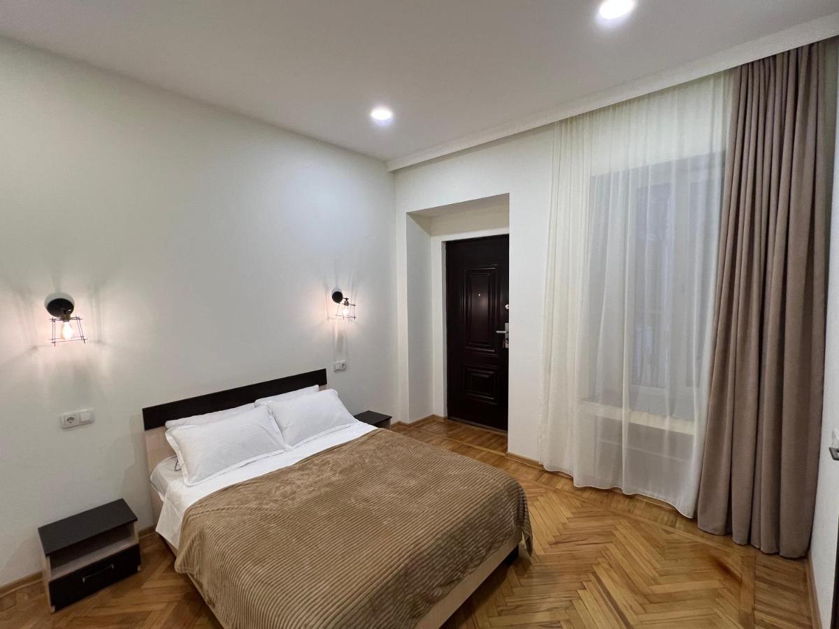 Cosy Apartment In Tbilisi Centre Exterior photo