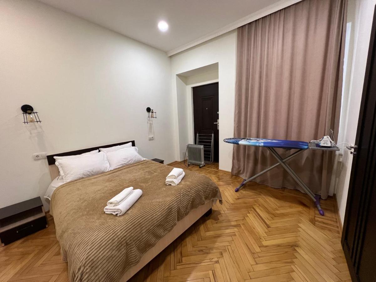 Cosy Apartment In Tbilisi Centre Exterior photo
