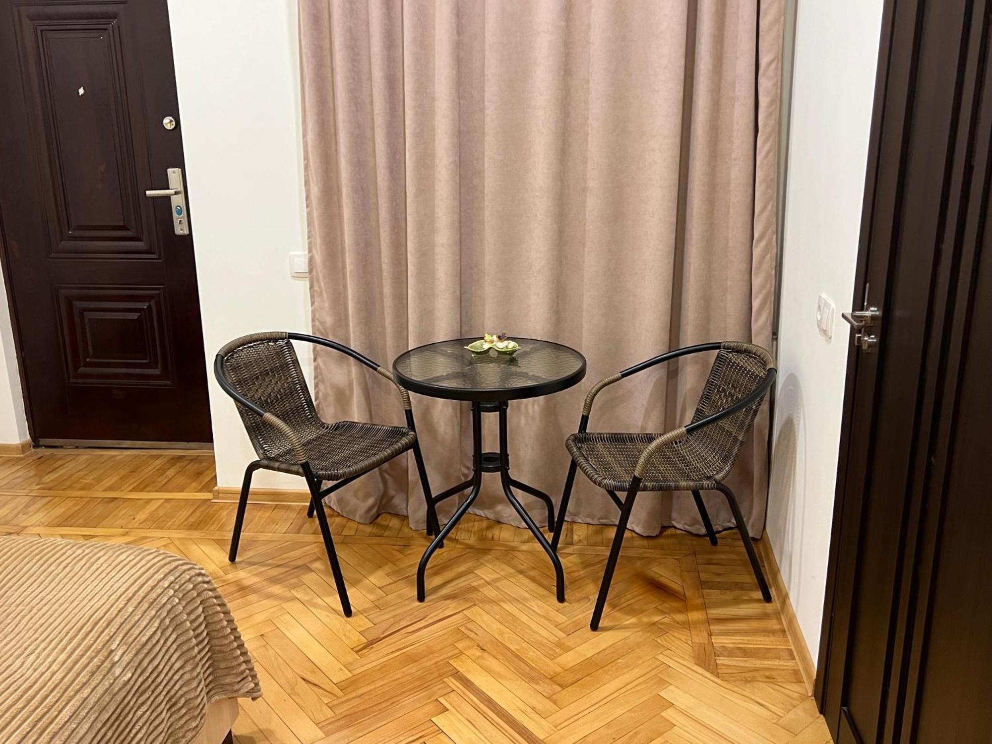 Cosy Apartment In Tbilisi Centre Exterior photo